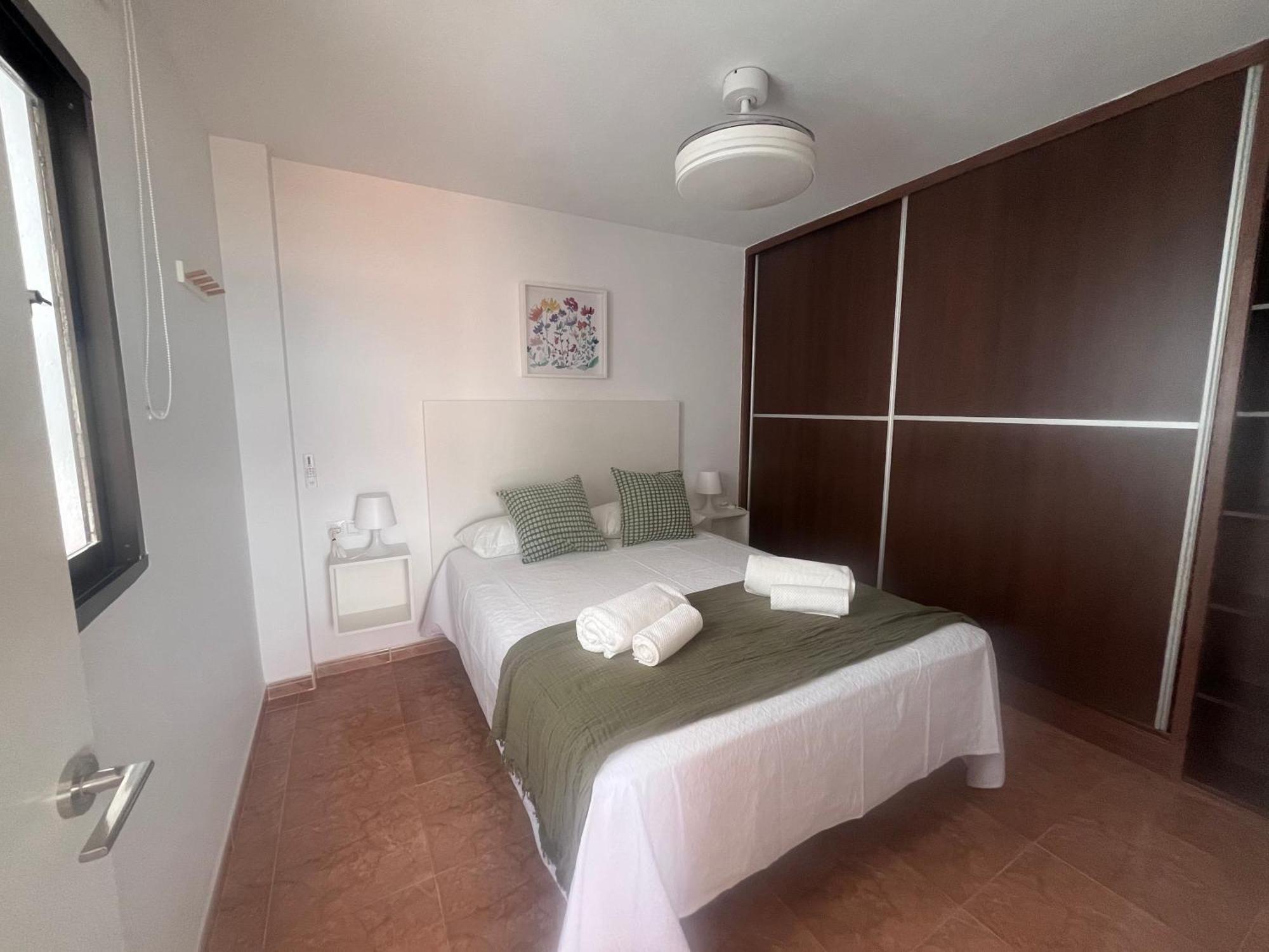 Apartamento Lidia Planta 2, La Carihuela 1ª Linea Playa, Vistas Mar, Buhardilla 1 Dormitorio, 40 M2, 1-3 Huesped, Terraza, Wifi Торремолінос Екстер'єр фото