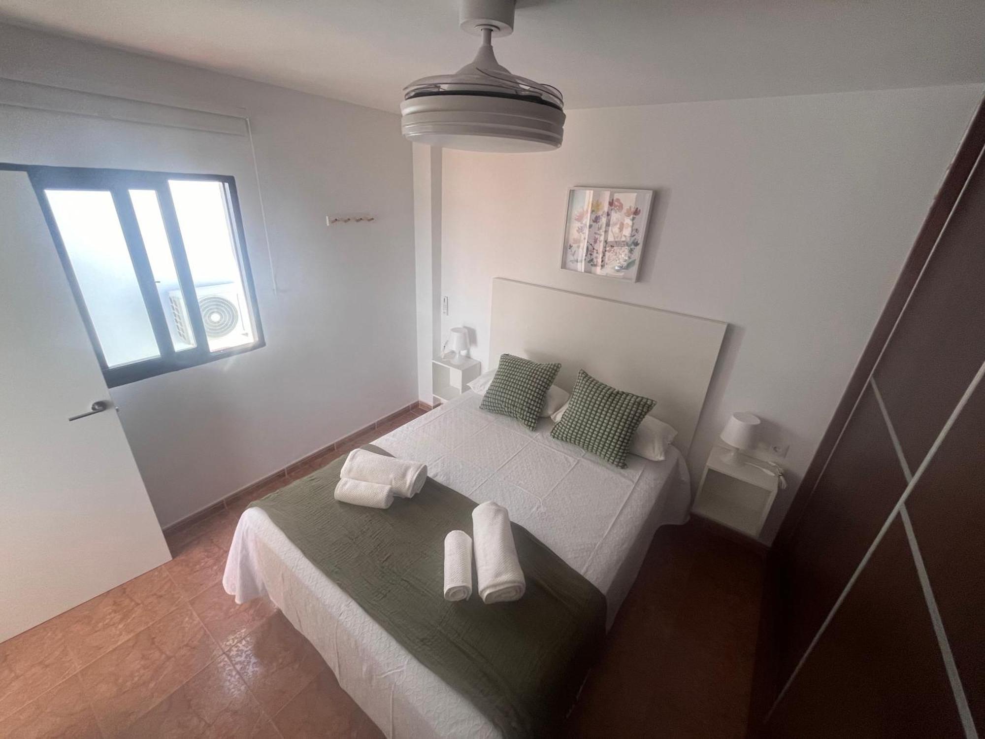 Apartamento Lidia Planta 2, La Carihuela 1ª Linea Playa, Vistas Mar, Buhardilla 1 Dormitorio, 40 M2, 1-3 Huesped, Terraza, Wifi Торремолінос Екстер'єр фото