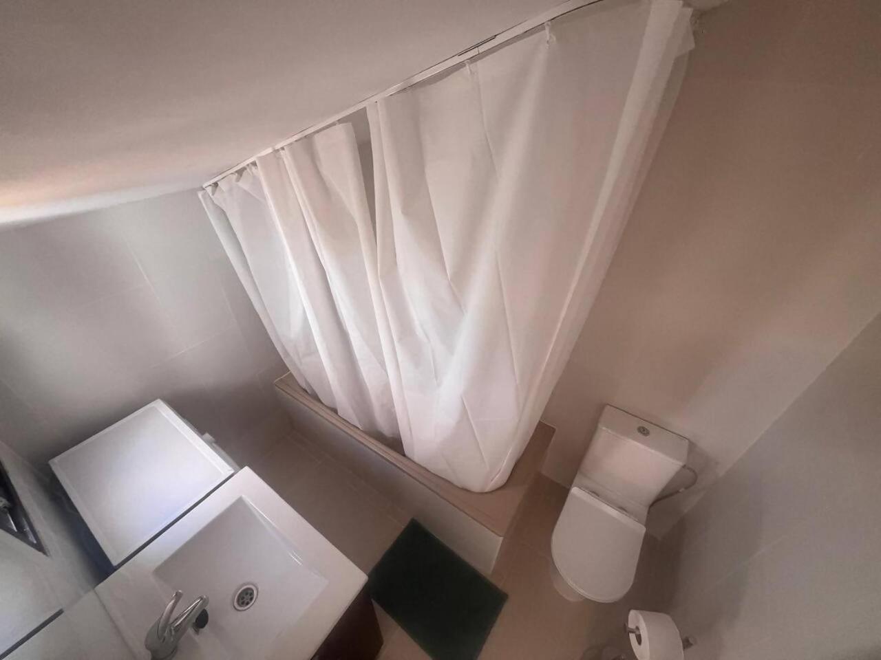 Apartamento Lidia Planta 2, La Carihuela 1ª Linea Playa, Vistas Mar, Buhardilla 1 Dormitorio, 40 M2, 1-3 Huesped, Terraza, Wifi Торремолінос Екстер'єр фото