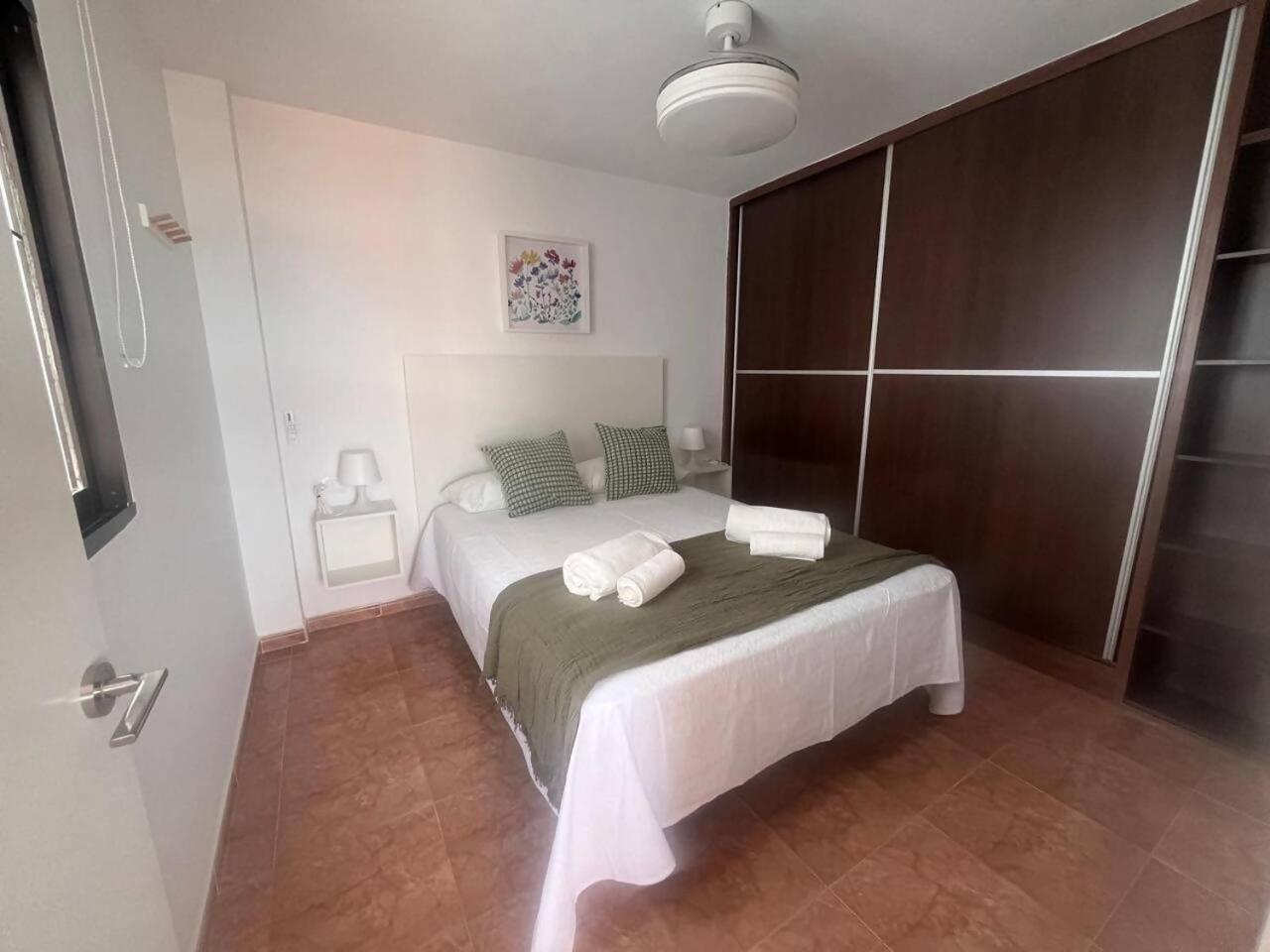 Apartamento Lidia Planta 2, La Carihuela 1ª Linea Playa, Vistas Mar, Buhardilla 1 Dormitorio, 40 M2, 1-3 Huesped, Terraza, Wifi Торремолінос Екстер'єр фото