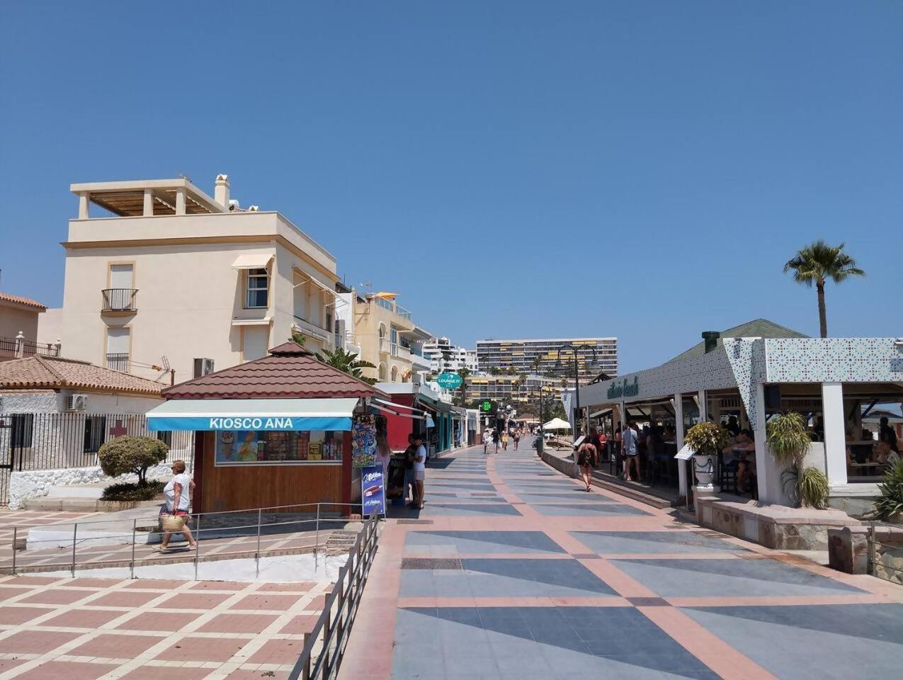 Apartamento Lidia Planta 2, La Carihuela 1ª Linea Playa, Vistas Mar, Buhardilla 1 Dormitorio, 40 M2, 1-3 Huesped, Terraza, Wifi Торремолінос Екстер'єр фото