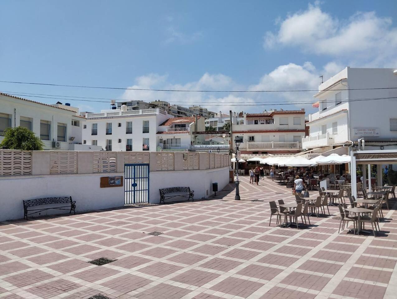 Apartamento Lidia Planta 2, La Carihuela 1ª Linea Playa, Vistas Mar, Buhardilla 1 Dormitorio, 40 M2, 1-3 Huesped, Terraza, Wifi Торремолінос Екстер'єр фото