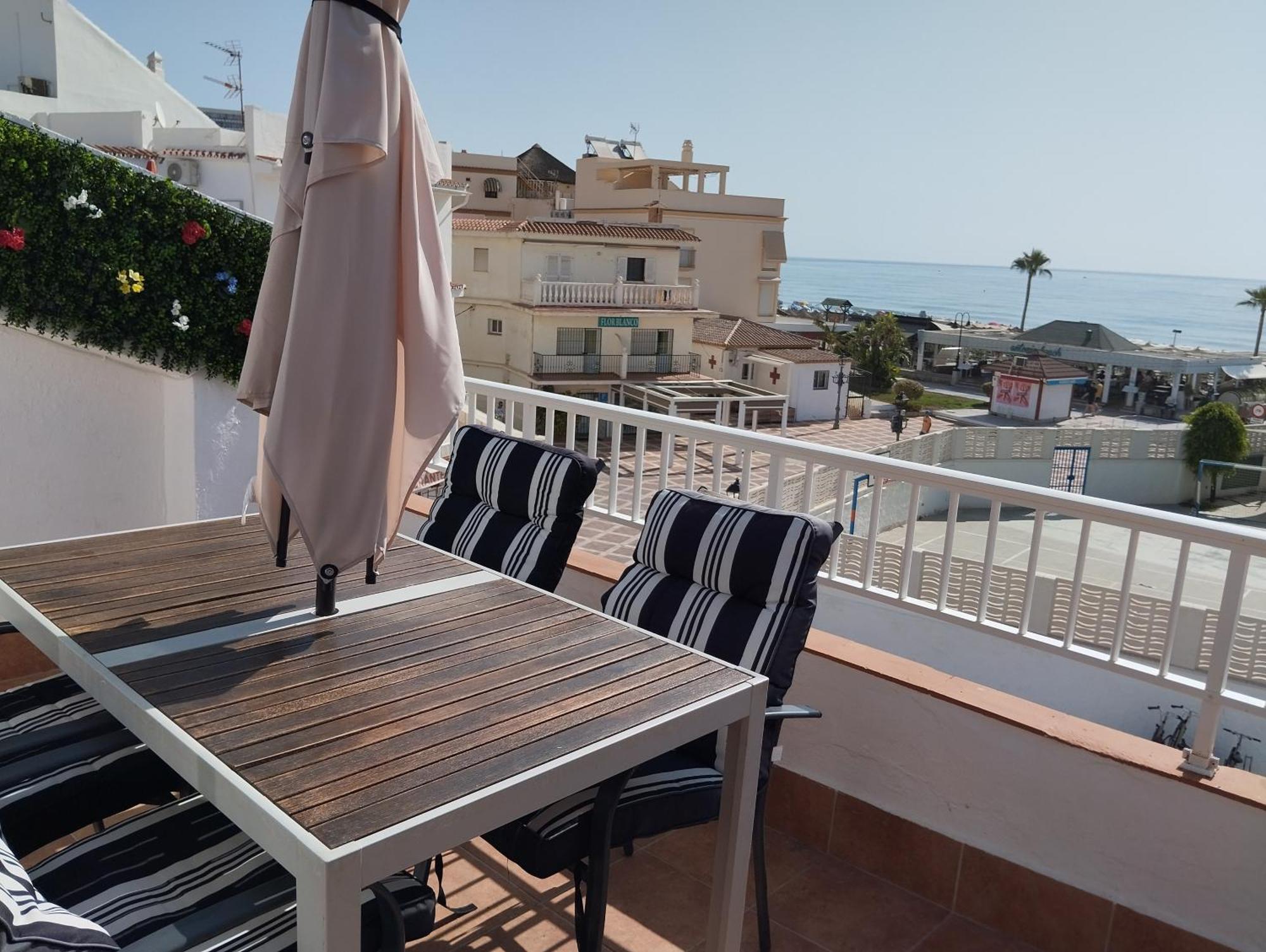 Apartamento Lidia Planta 2, La Carihuela 1ª Linea Playa, Vistas Mar, Buhardilla 1 Dormitorio, 40 M2, 1-3 Huesped, Terraza, Wifi Торремолінос Екстер'єр фото