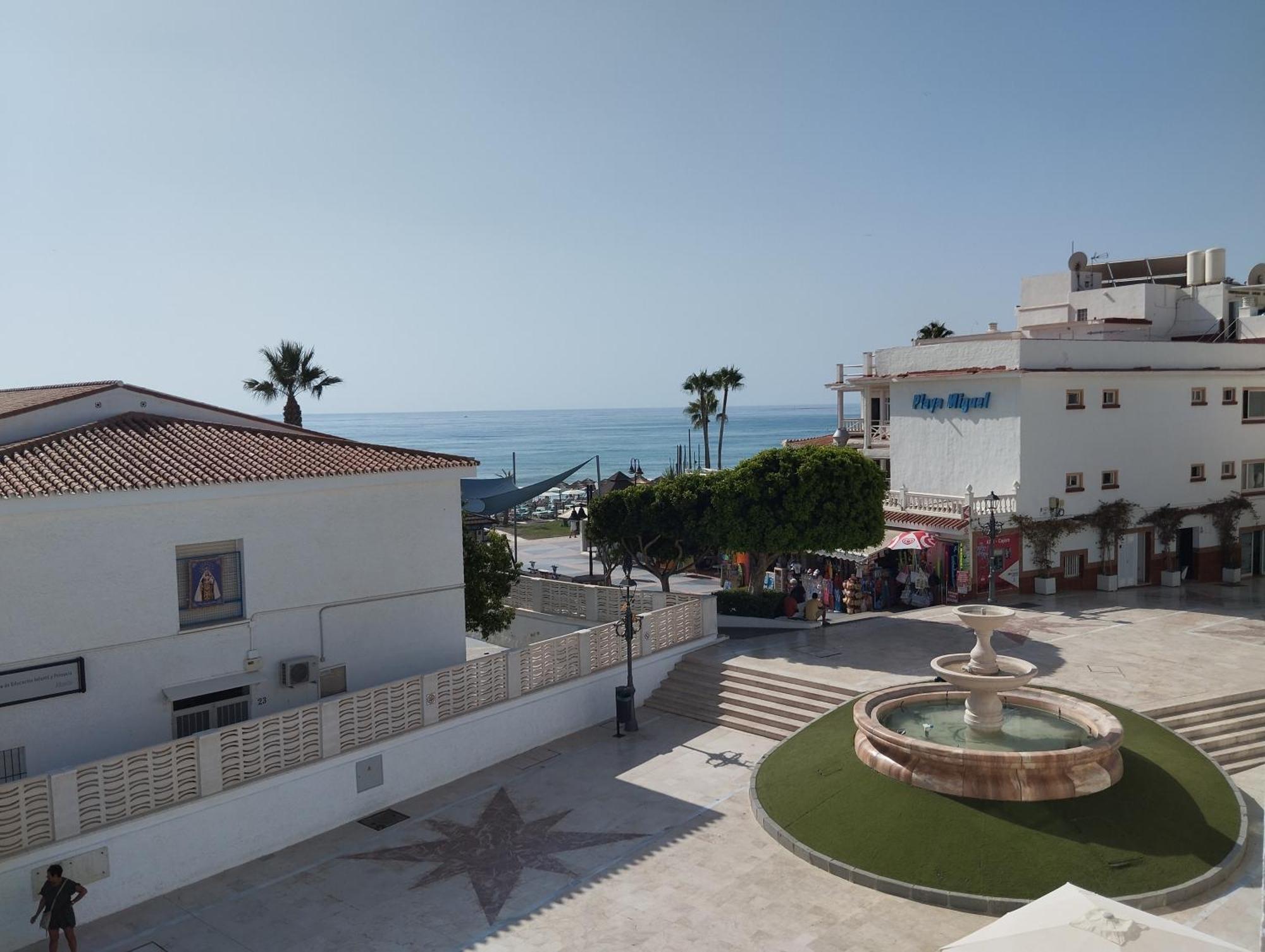 Apartamento Lidia Planta 2, La Carihuela 1ª Linea Playa, Vistas Mar, Buhardilla 1 Dormitorio, 40 M2, 1-3 Huesped, Terraza, Wifi Торремолінос Екстер'єр фото